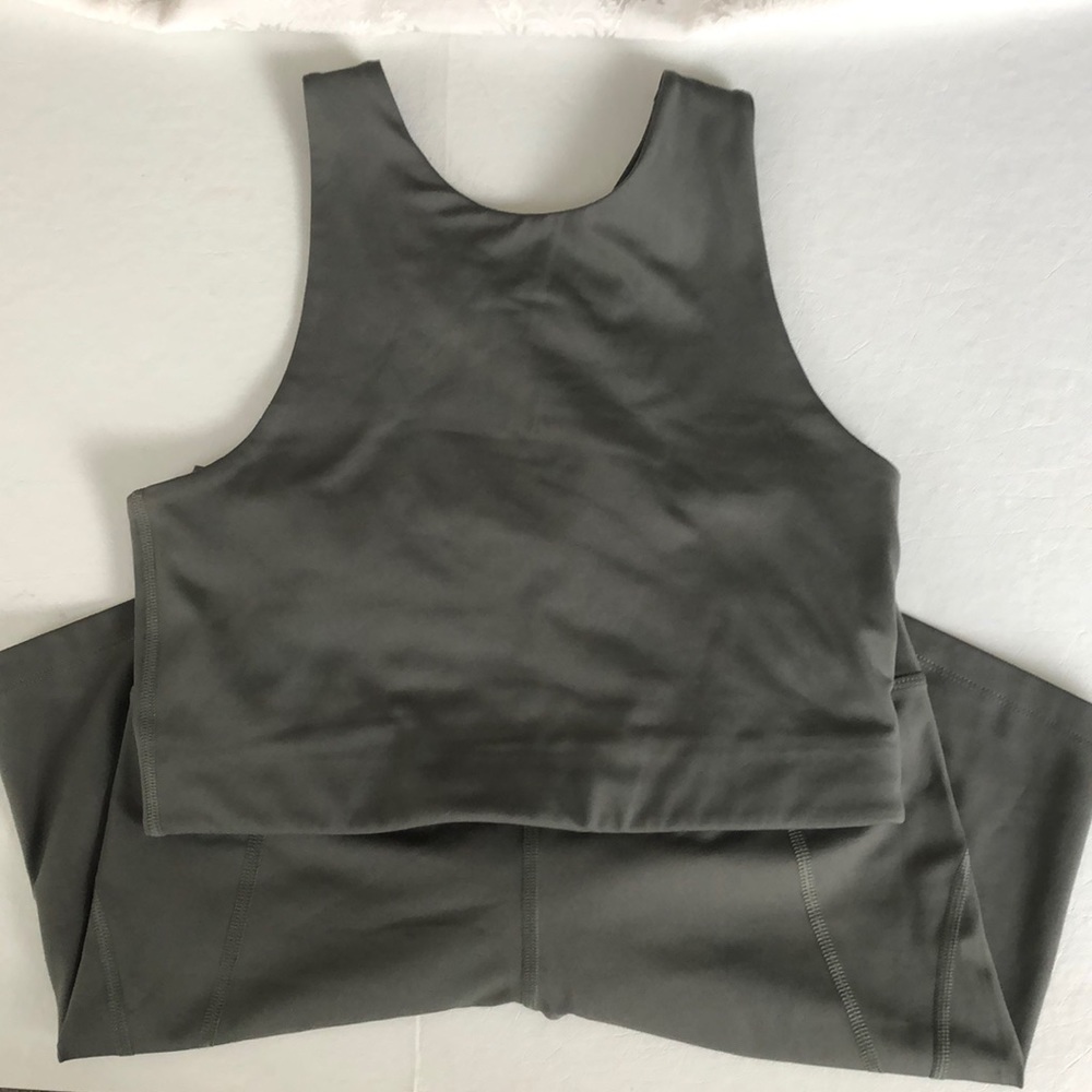 Girlfriend Collective Set - High Rise Bike Short & Dylan Bra Moss